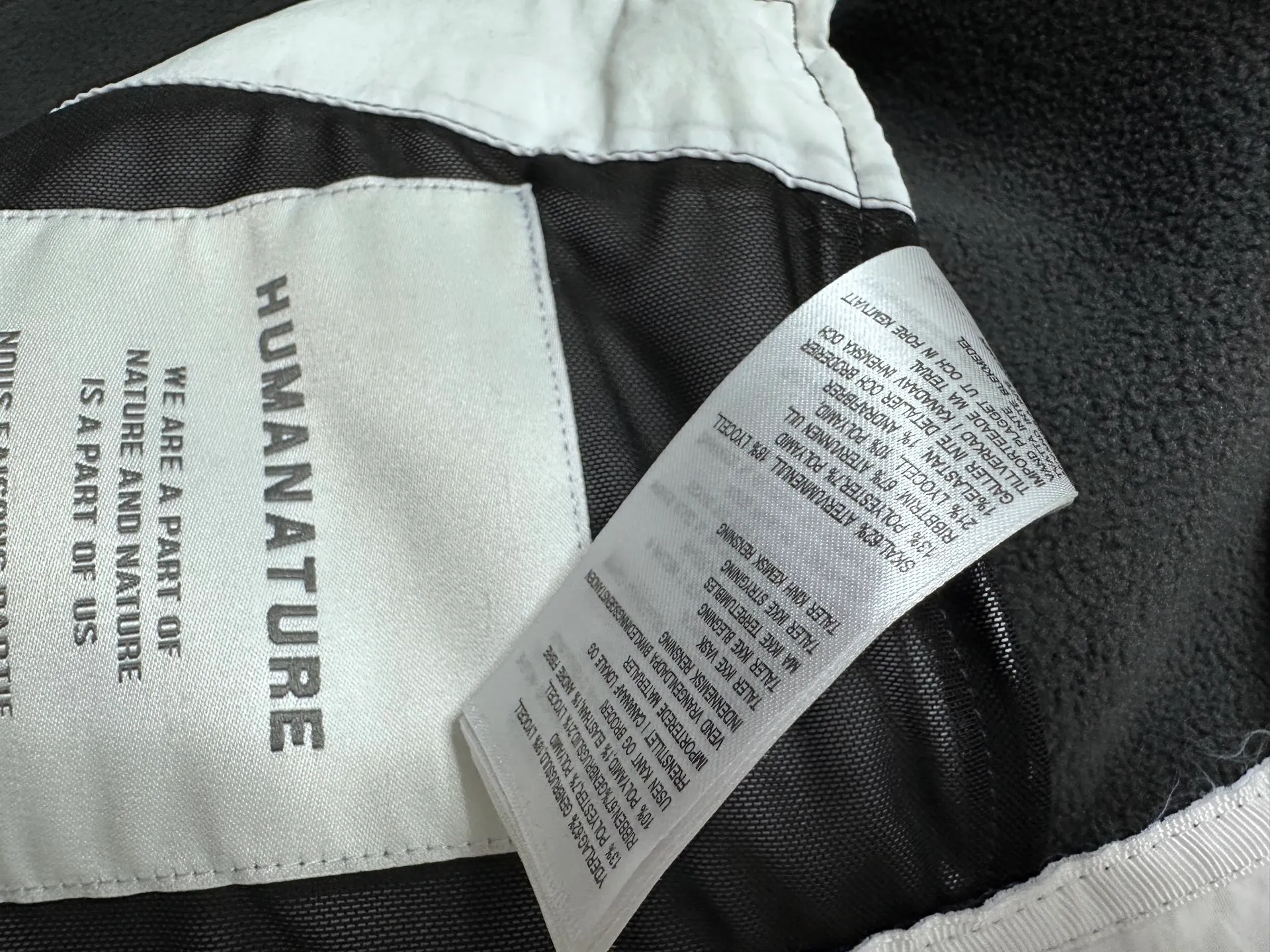 P600 [Canada Goose] Chilliwa 01 hooded wool fleece long-sleeved pilot #Canada Goose Chilliwa wool fleece pilot Canada goose Chilliwa Fce Bomber HUMANATURE, limited white label wool fleece. Light gray seems to be a color that is not available in every country. I like the white label. It is really high-end. Soft and comfortable, not heavy. Buyers who like it should hurry up😈 Size: S-XL